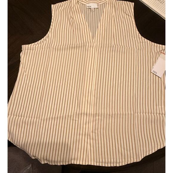 Nordstrom Rack V Neck Shell Women's Size 1X Sleeveless Ivory Stripe Blouse NEW - Picture 2 of 8
